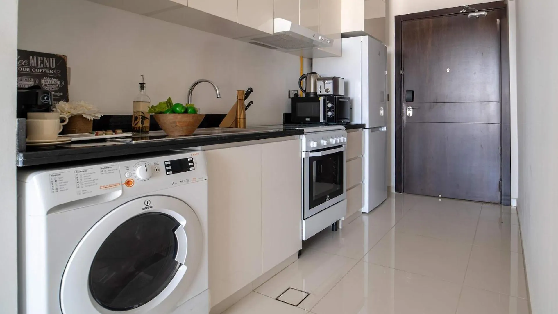 Apartment Frank Porter - Damac Ghalia Tower - Studio Dubai